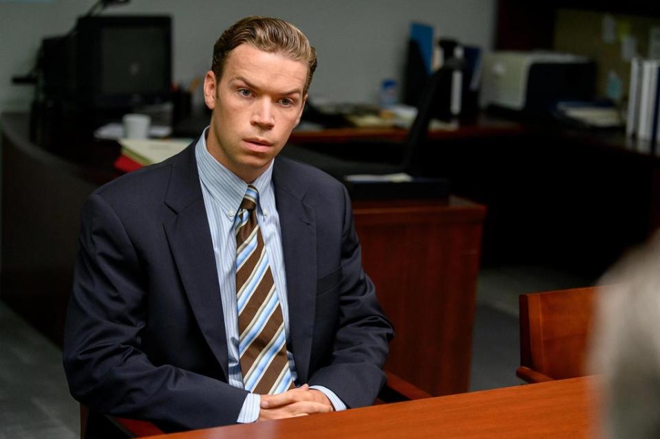 Will Poulter interpretando a un representante de ventas de opioides conflictuado en ‘Dopesick’ (HULU)