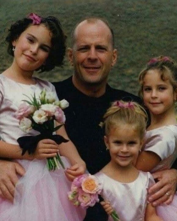Bruce Willis junto a sus tres hijas con Demi Moore