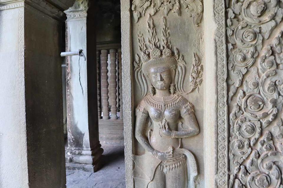 phnom penh cambodia - angkor wat carvings