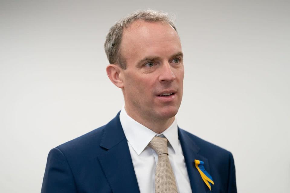 Le secrétaire à la Justice, Dominic Raab, a accusé les avocats en grève de «tenir la justice contre rançon» après qu'il est apparu qu'il était en vacances lorsqu'un vote de grève tous azimuts a été organisé (Joe Giddens / PA) (PA Wire)