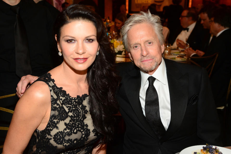 <p>Catherine Zeta-Jones ha guadagnato 17 milioni di dollari dal suo matrimonio con Michael Douglas. Questo perché, in base a una clausola del tuo contratto prematrimoniale, ne riceve uno per ogni anno di matrimonio. Tuttavia, l’attrice gallese perderà tutti quei soldi se dovesse ingrassare più di 10 chili. (Credits – Getty Images) </p>