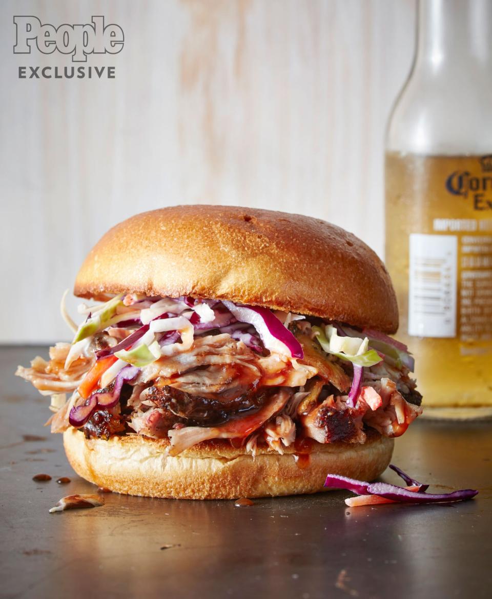 RONNIE KILLEN'S PULLED PORK SANDWICHES