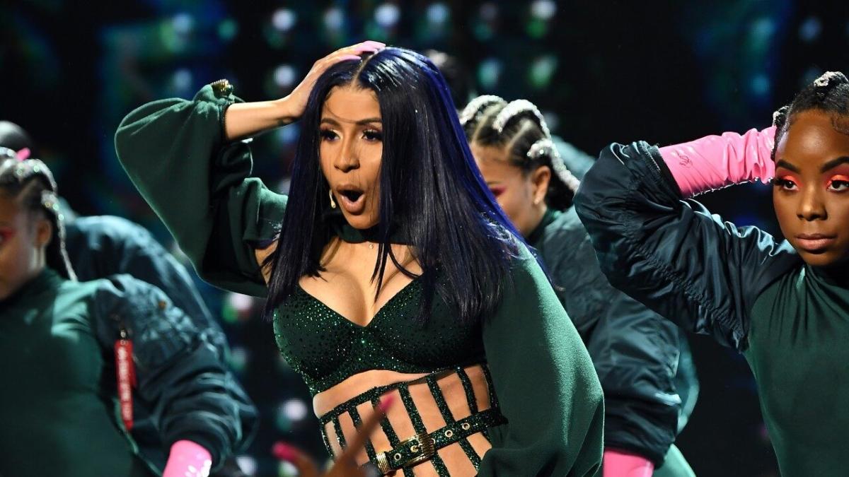 Cardi B Gives Husband Offset a Lap Dance During Sexy 2019 BET Awards  Performance