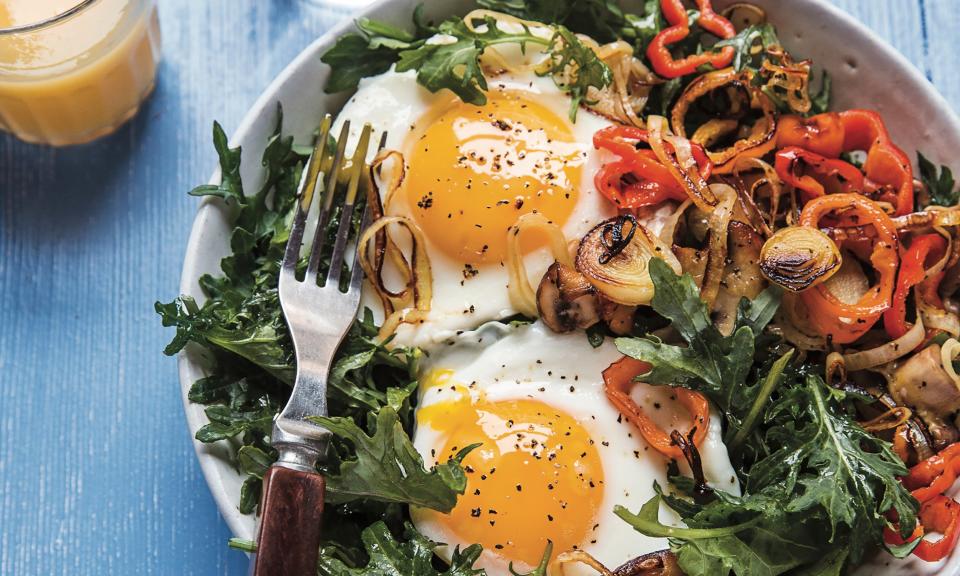 This Egg-Topped Breakfast Salad Doesn’t Even Need Dressing