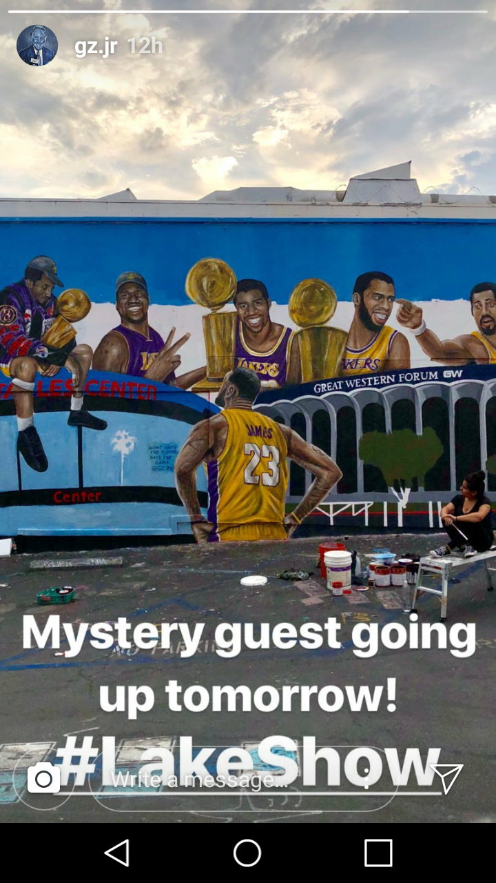 The finished product of the latest LeBron James x Lakers mural in L.A. (Image via gz.jr on Instagram)