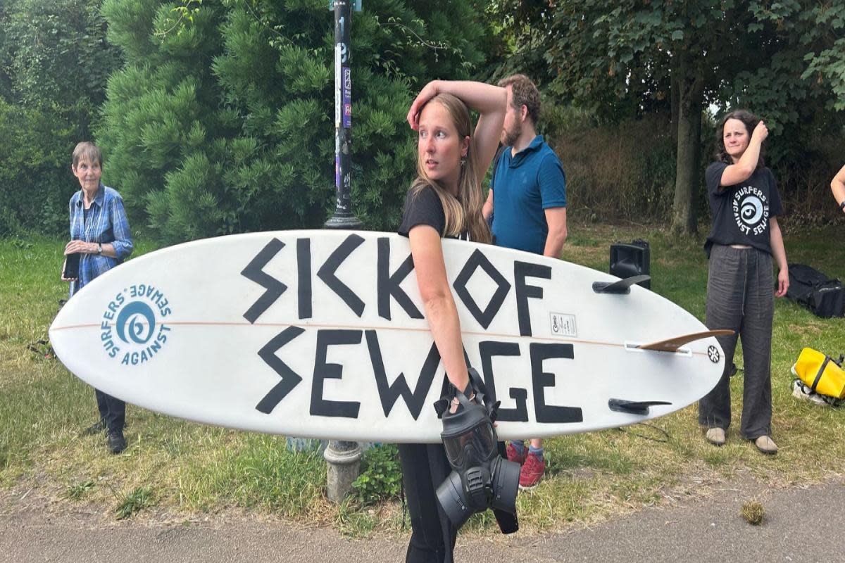'A fresh water EMERGENCY' Activists stage paddle-out against Thames Water <i>(Image: NQ)</i>