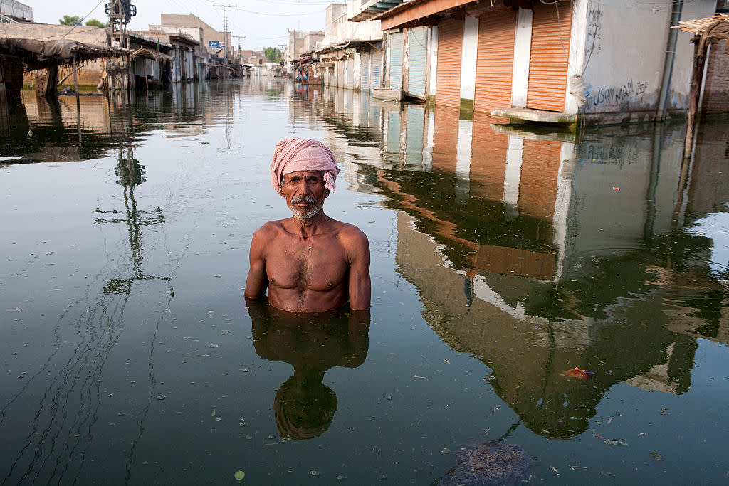 Pakistan - Floods - Portrait in floodwaters