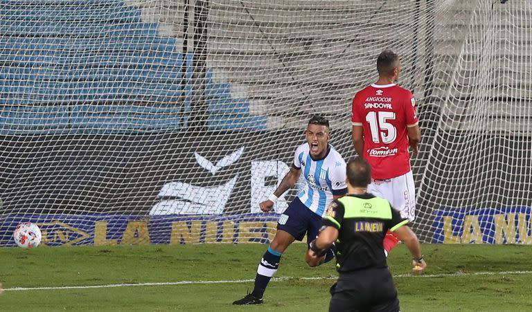 RACING CLUB VS ARGENTINOS JUNIORS.
FESTEJO DE GOL DE LEONEL MIRANDA.
COPA DE LA LIGA PROFESIONAL.