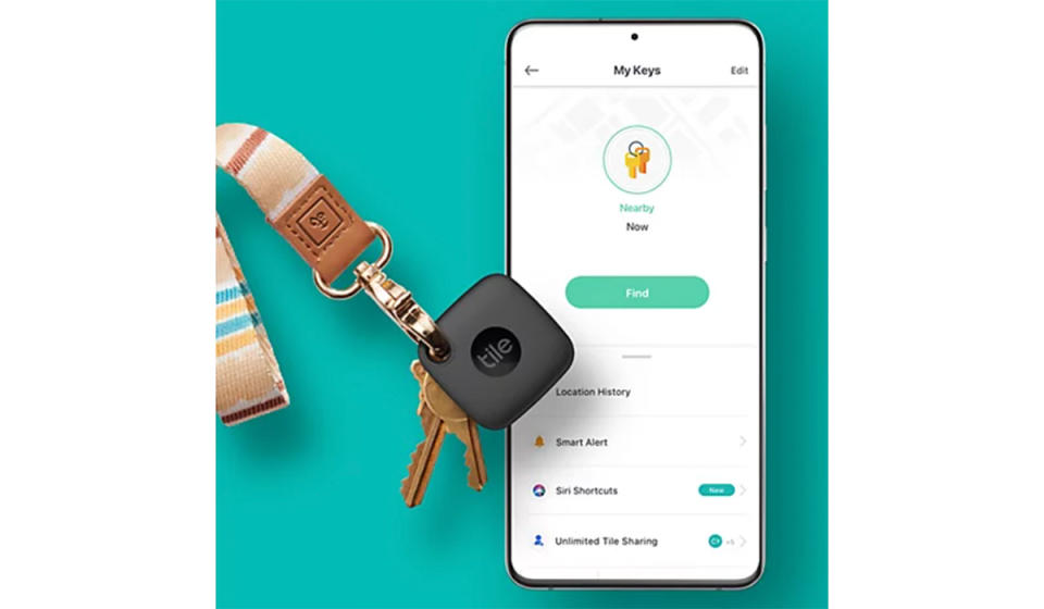 Tile Mate on keychain near iPhone with Tile app pulled up