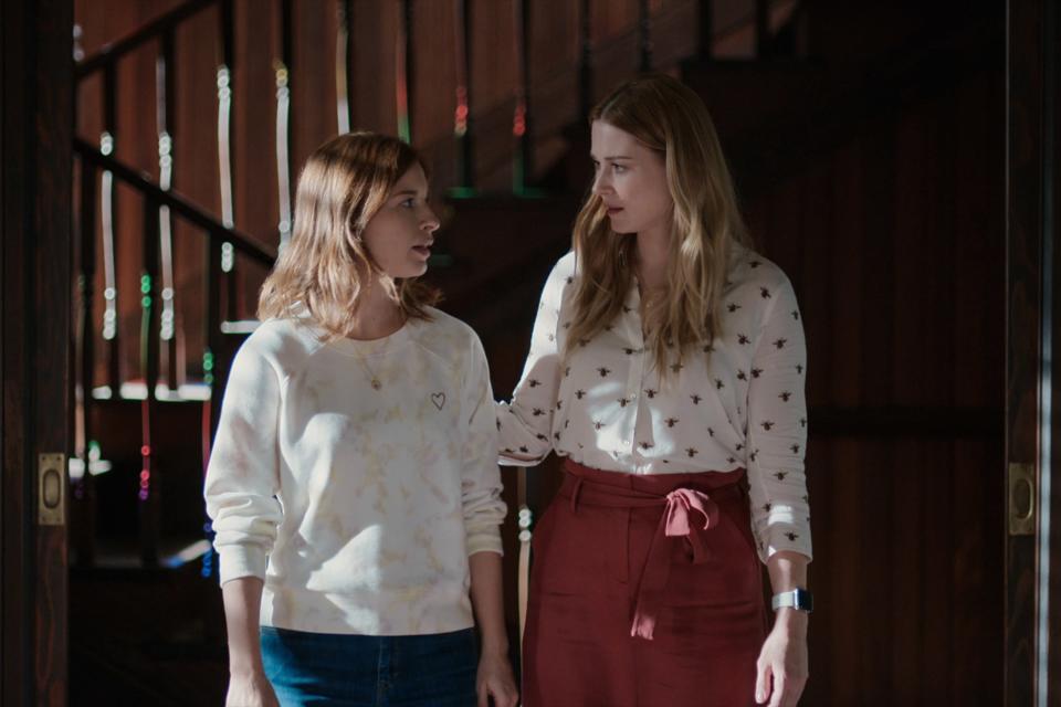 From left: Stacey Farber as Tara and Alexandra Breckenridge as Mel in episode 404