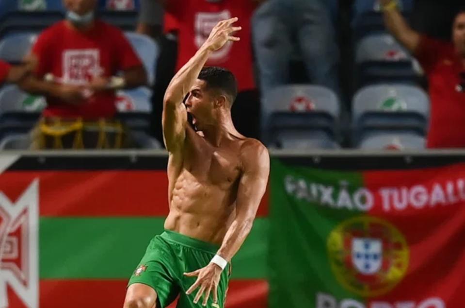 Cristiano Ronaldo Apologises to His Team After Facing One-Match Ban for  Shirtless Celebration After His Late Goal During Portugal vs Ireland, FIFA  World Cup 2022 Qualifiers