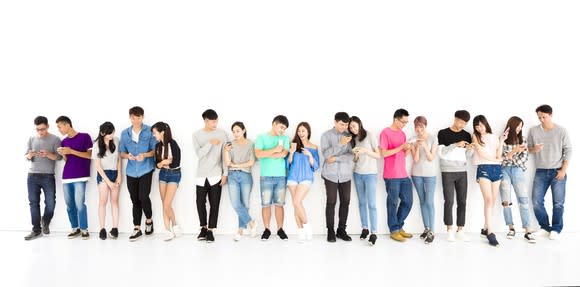 A group of Chinese smartphone users.