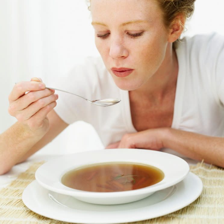 Intenta comer caliente al menos una vez al d&#xed;a, tu cuerpo lo necesita. (Foto: Getty Images)