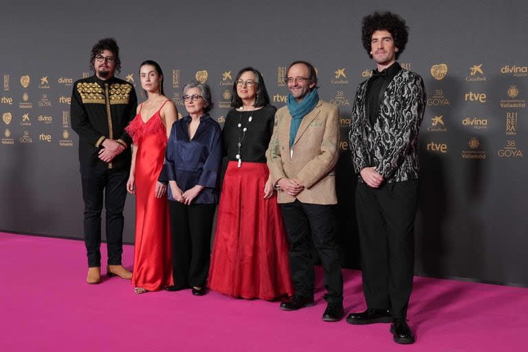 El elenco de El sueño de la sultana posó completo en la alfombra