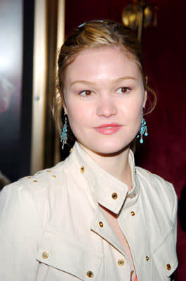 Julia Stiles at the New York premiere of Warner Brothers' Andrew Lloyd Webber's The Phantom of the Opera
