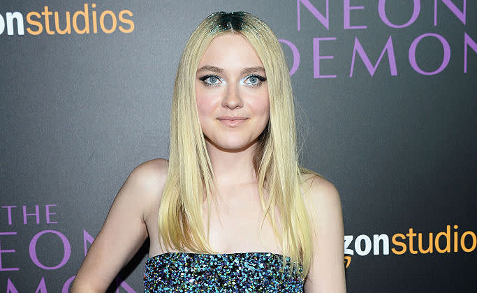 Dakota Fanning gave us a lil’ peek at her bathroom counter