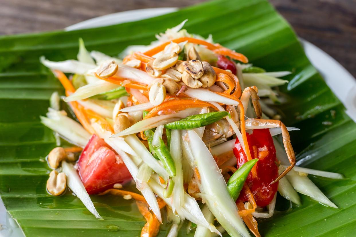 Thai salad with peanuts