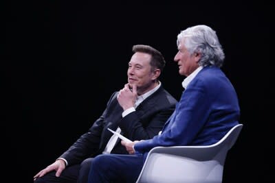 Elon Musk and Maurice Lévy VivaTech 2023 (Paris) - credit Viva Technology