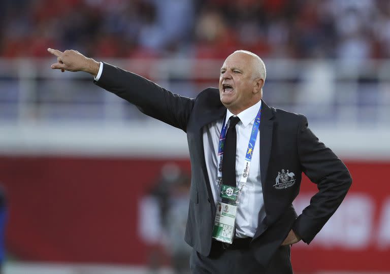 Todo un personaje: el técnico de Australia en Qatar 2022, Graham Arnold, ex rival de Maradona