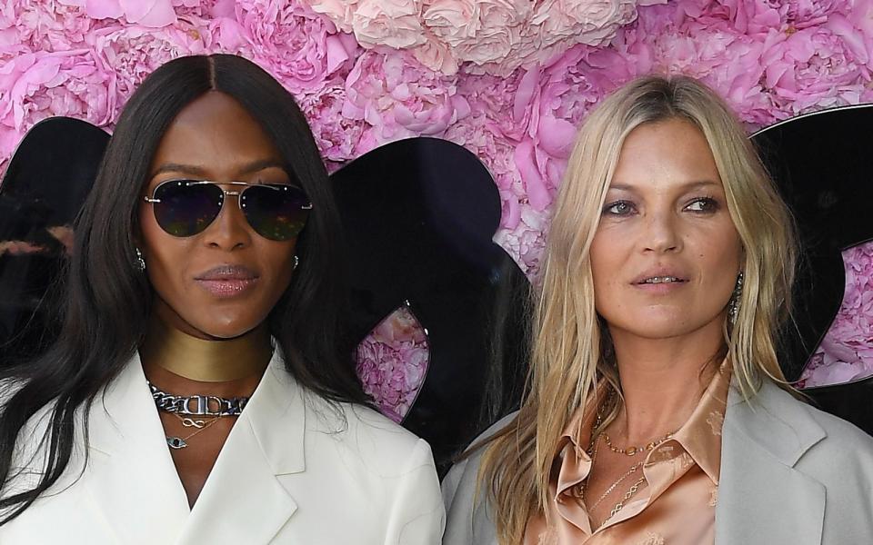 Die Supermodels Naomi Campbell (links) und Kate Moss sind nur zwei der 40 prominenten Frauen, die sich für ein gemeinsames 