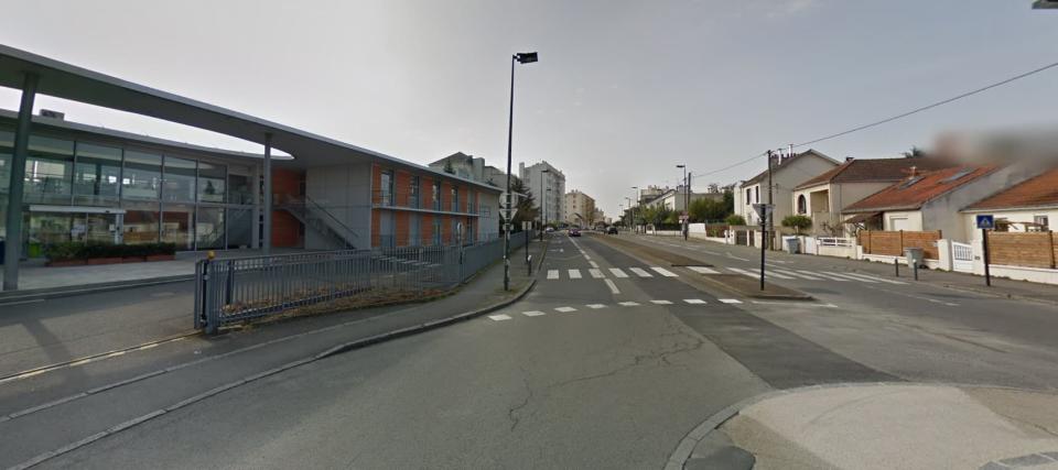 Sara a été percutée en sortant de l'Ehpad Beauséjour à Nantes où elle travaille. - Google streetview