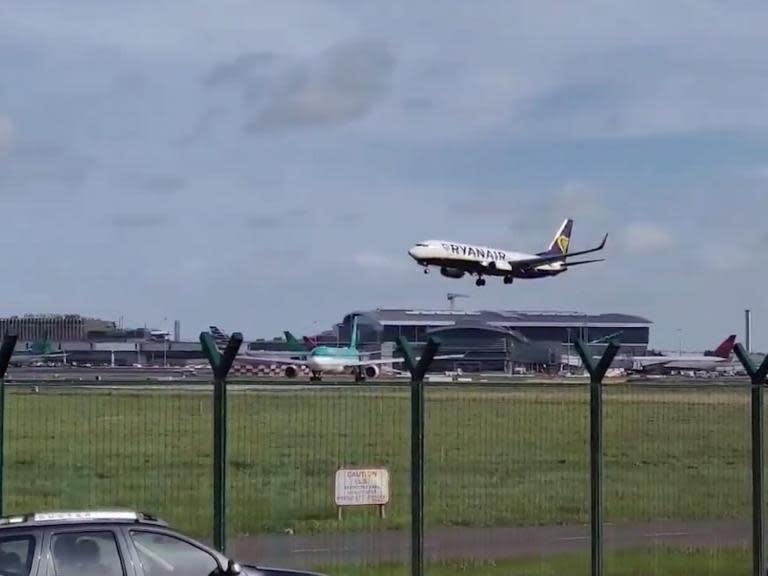 Storm Ali: Ryanair plane forced to abort landing at Dublin Airport