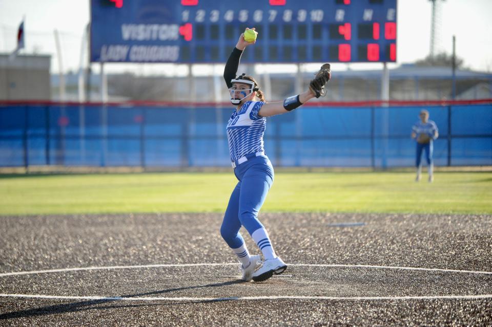 Stamford senior Citlaly Gutierrez throws a pitch against Cooper on March 8.