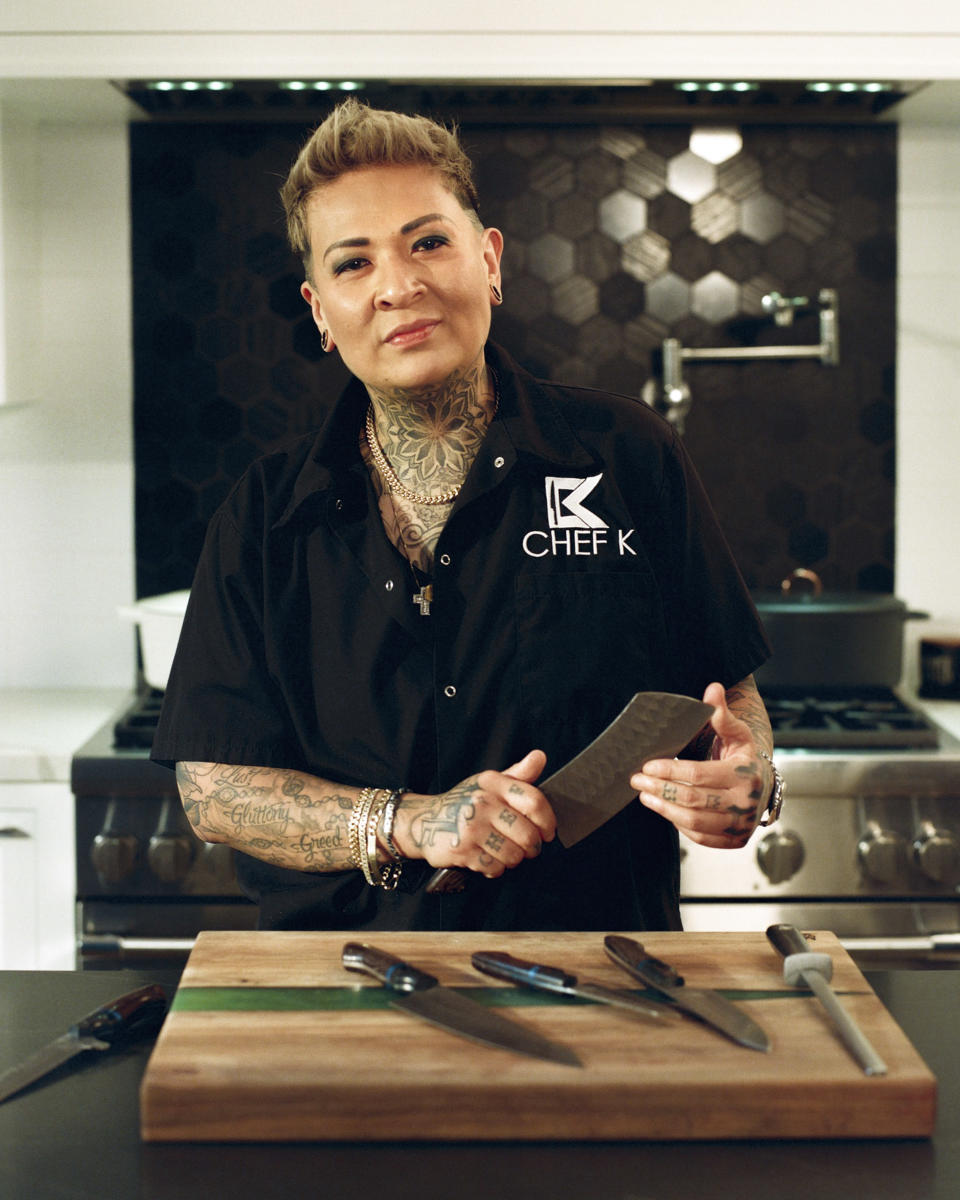 Khristianne Uy, una chef privada conocida como la Chef K, en Sherman Oaks, California, el 11 de agosto de 2022. (Carlos Jaramillo/The New York Times)