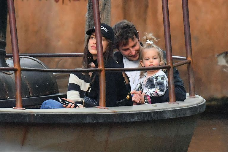 Bradley Cooper y una salida en familia con su pareja, Irina Shayk, y su hija Lea