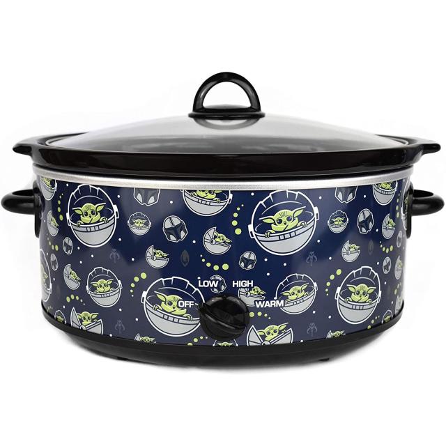 Uncanny Brands Star Wars 2-Quart Slow Cooker- Kitchen Appliance