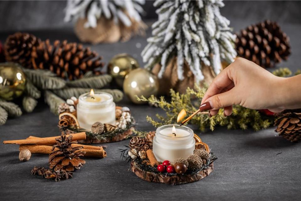 太魯閣晶英酒店推出各式手作課程讓過節更有儀式感，「聖誕香氛蠟燭」使用沐蘭SPA專屬的木蘭精油調製，味道舒心怡人。圖／太魯閣晶英酒店提供