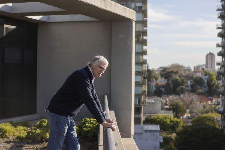 El panorama de Travaglini es muy diferente al de su época como jugador, cuando UAR tenía un empleado; hoy la entidad posee 40 y todo funciona, limitando el papel de la dirigencia a las decisiones.