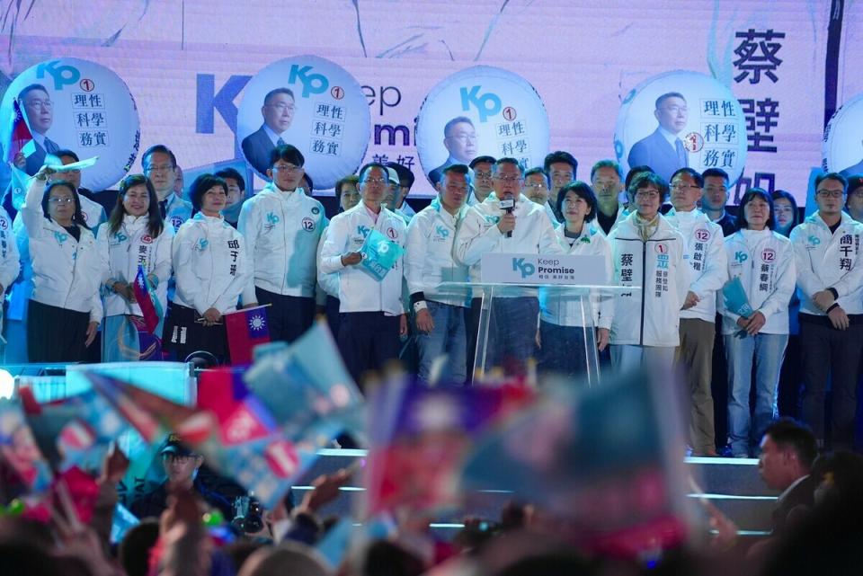 民眾黨總統候選人柯文哲今晚於台中大里造勢。   圖：民眾黨 / 提供