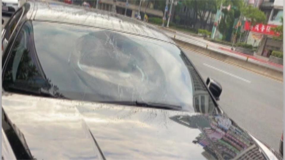 酒後巧遇女友前任百萬名車　醋男竟徒手砸車爆衝突