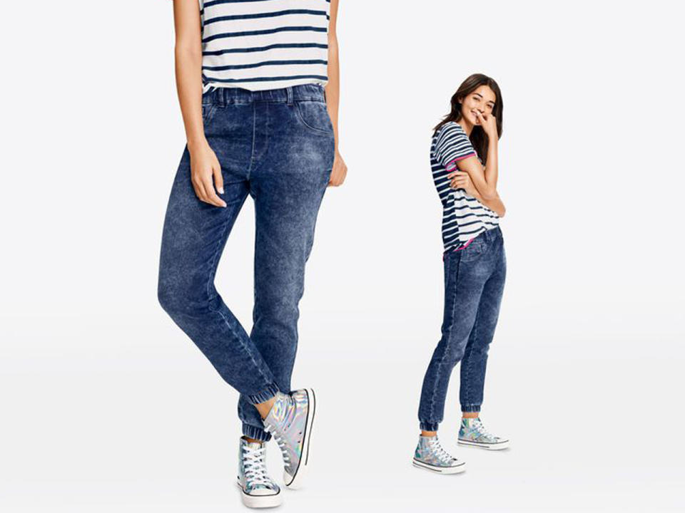 <p>Ebenfalls bequem und locker sind die Damen Joggjeans, die aus Sweat-Denim geschnitten sind. Der hohe Baumwollanteil bietet Tragekomfort und das Elasthan sorgt für die optimale Passform, die nicht ausleiert. (Bild-Copyright: Lidl) </p>