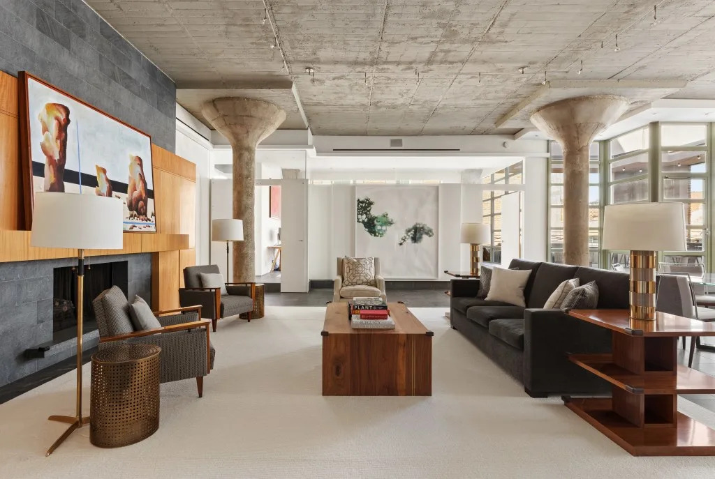 This classic Tribeca loft is perfect for entertaining. Francisco Rosario, DDreps