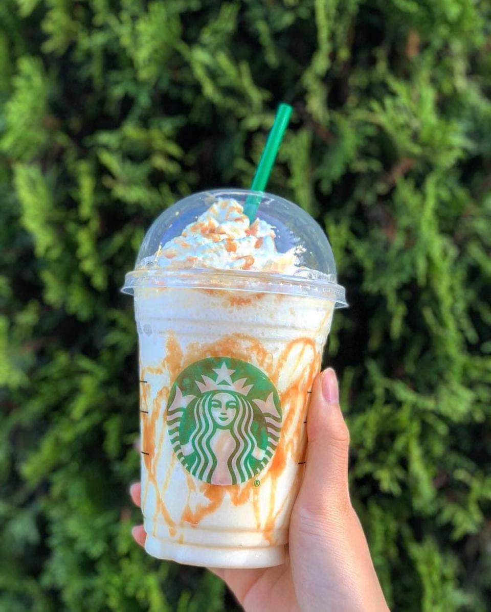 <h3>高熱量飲品：星冰樂Frappuccino</h3> <p>雖然在夏天來一杯星冰樂真的很爽，不過要知道這類飲品的主要成分只是糖、冰、牛奶和少量的咖啡，甚至加入了高卡路里的糖漿和奶油。</p> <p>延伸閱讀：</p> <p><a class="link " href="https://www.cosmopolitan.com.hk/cosmobody/housework-fitness" rel="nofollow noopener" target="_blank" data-ylk="slk:家務減肥法！掃地洗碗都可以減肥，最消耗卡路里的家務原來是⋯⋯;elm:context_link;itc:0;sec:content-canvas">家務減肥法！掃地洗碗都可以減肥，最消耗卡路里的家務原來是⋯⋯</a></p> <p><a class="link " href="https://www.cosmopolitan.com.hk/cosmobody/keep-fit-app" rel="nofollow noopener" target="_blank" data-ylk="slk:實用減肥App推介！燃脂運動片＋專人計算卡路里令瘦身效率加倍;elm:context_link;itc:0;sec:content-canvas">實用減肥App推介！燃脂運動片＋專人計算卡路里令瘦身效率加倍</a></p>   <p>更多精彩內容請瀏覽Cosmopolitan香港版</p> <p>♥加入柯夢波丹LINE@ 所有慾望一次滿足♥</p>   <cite>@yvrdepartures - Instagram</cite>