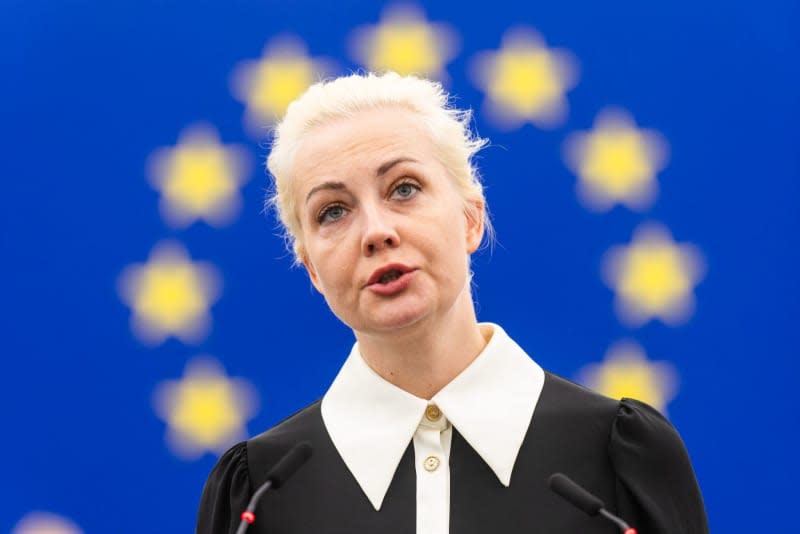 Yulia Navalnaya, widow of Russian activist Alexei Navalny, speaks in the plenary chamber of the European Parliament. Philipp von Ditfurth/dpa