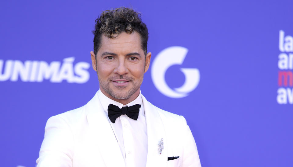 David Bisbal llega a los Latin American Music Awards el jueves 20 de abril de 2023 en la arena MGM Grand Garden en Las Vegas. (Foto AP/John Locher)