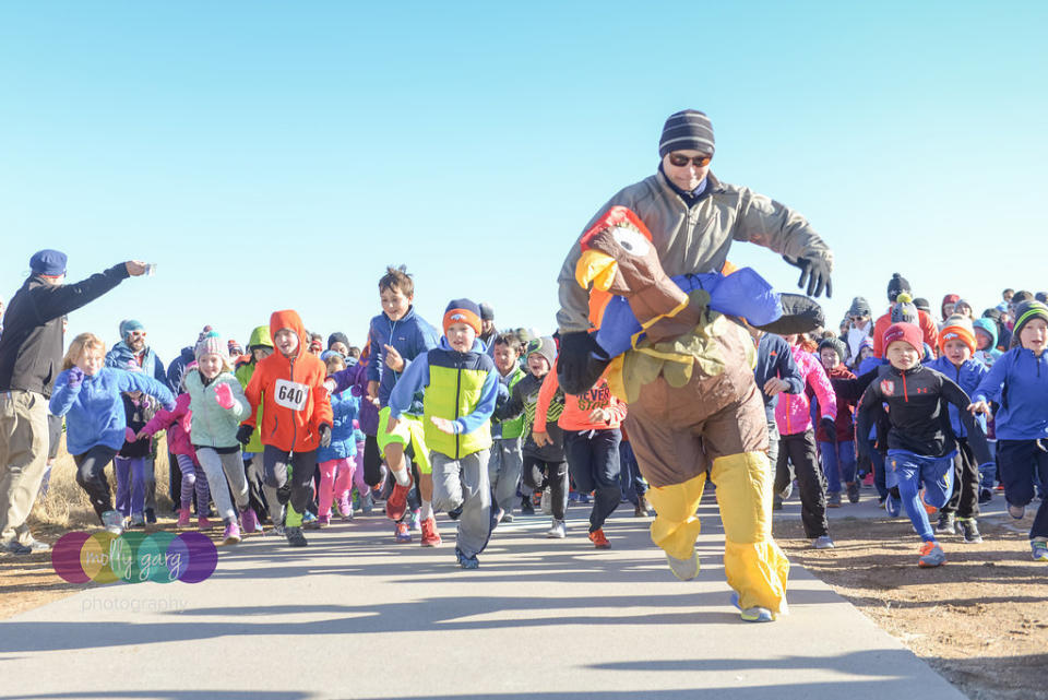 The Harvesting Hope 5K offers a free fun run for kids in which participants chase a "turkey." (Photo: <a href="http://www.harvestinghope5k.com/" target="_blank">Harvesting Hope</a>)