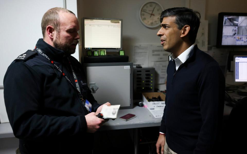 Rishi Sunak speaks to Border Force staff as he fights for his Rwanda plan