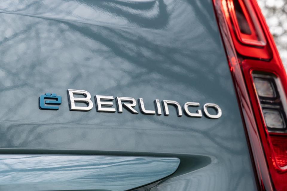 純電的e-Berlingo僅在歐洲市場販售，136匹搭配50kWh電池，純電續航里程僅有320公里。