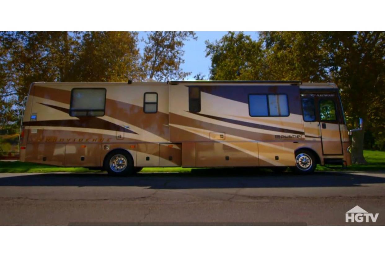 Gwen Stefani’s Tour Bus