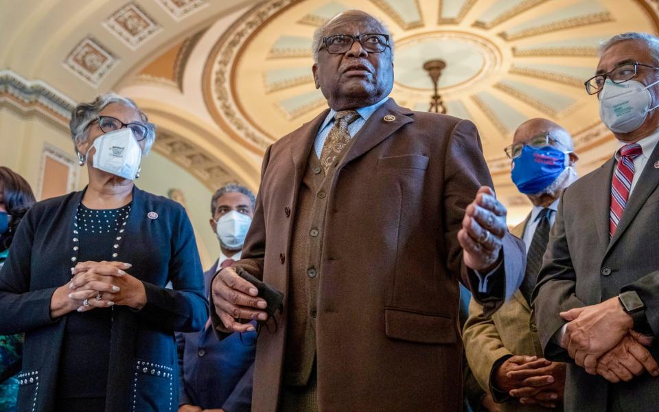 House Majority Whip Jim Clyburn (centre) alongside other members of the Congressional Black Caucus - Amanda Andrade-Rhoades /AP