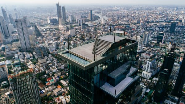 King Power Mahanakhon傾力打造全新世界級旅遊地標「Mahanakhon SkyWalk」，傲踞泰國最高的360度觀景台和天台酒吧