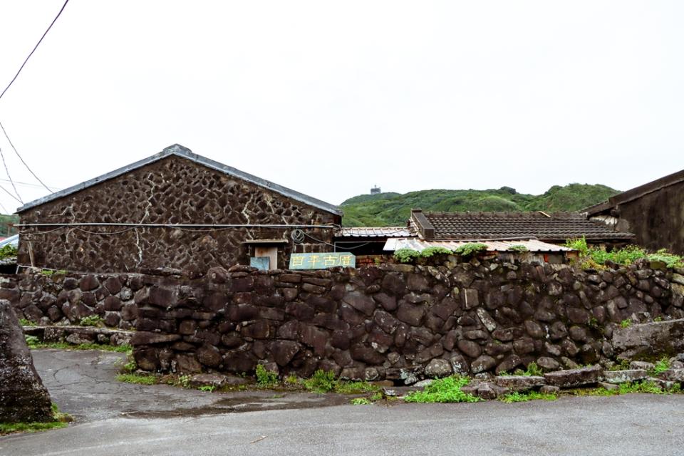 《圖說》來到馬崗漁村欣賞百年石頭屋，是不能錯過的獨家的美拍景點。〈觀旅局提供〉