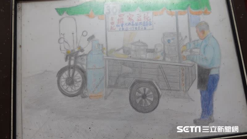 作家劉克襄母親手繪的豆花攤車。（圖／記者張雅筑翻攝）