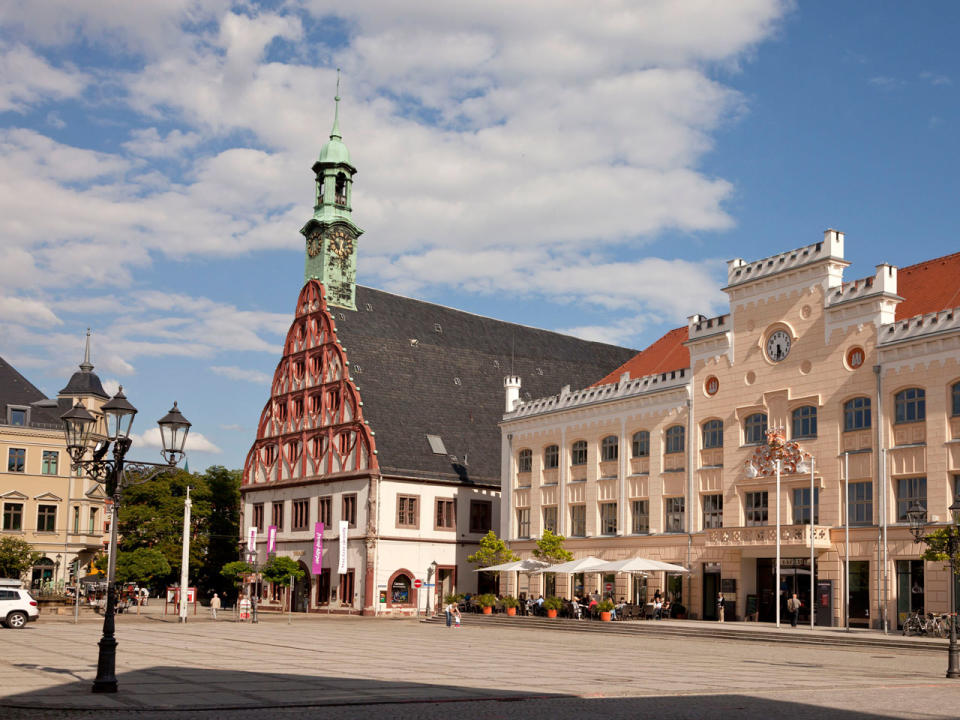 Platz 9: In Zwickau werden von interessierten Käufern durchschnittlich 910 Euro pro Quadratmeter verlangt. Das wäre eine Gesamtsumme von 68.250 Euro. Die Spanne reicht von 550 bis 1.410 Euro. (Bild-Copyright: ddp images)