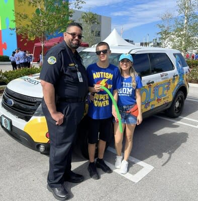 Familia, (PRNewsfoto/South Florida Autism Charter School)