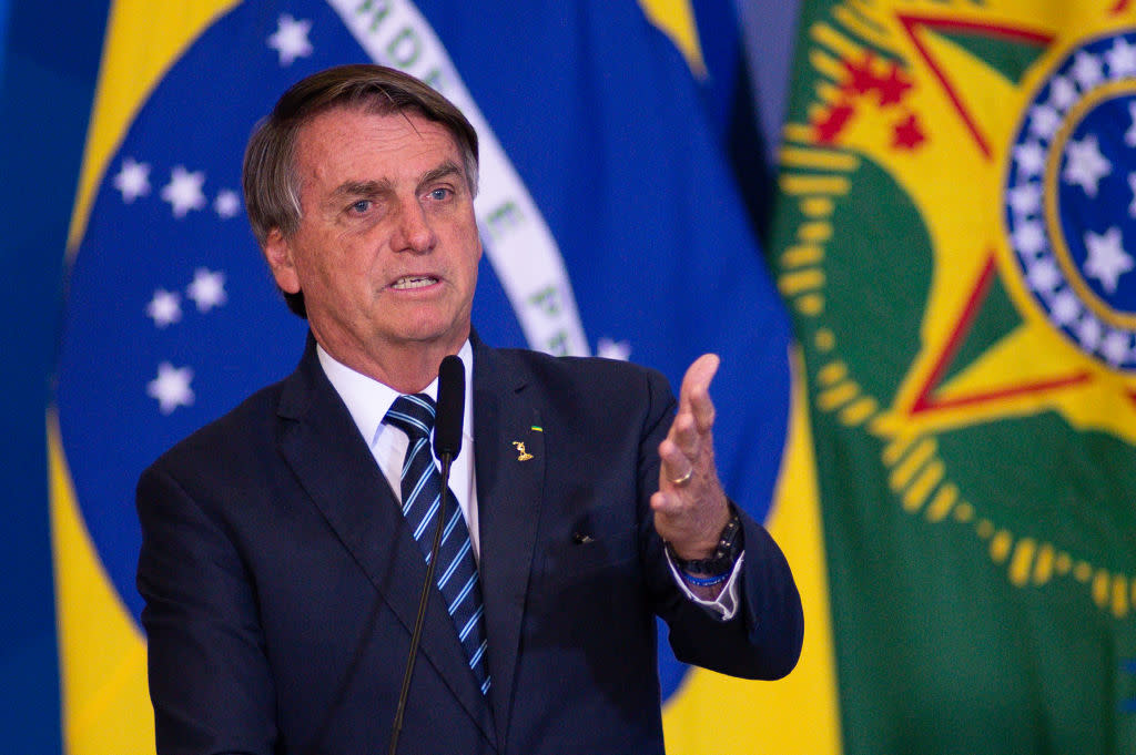 Bolsonaro Unveils Project for New National ID's and Passports